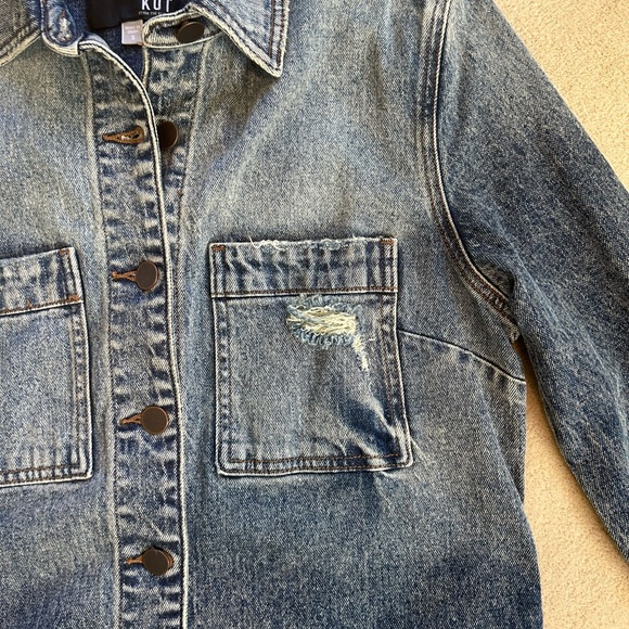 Kut from the Kloth Women's Frayed Hem Jean Jacket - Blue - Picture 4 of 6